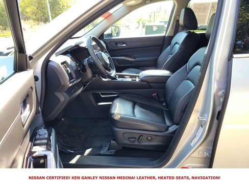 Certified 2025 Nissan Pathfinder SL image 36