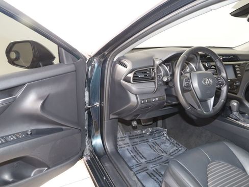Used 2020 Toyota Camry SE image 40