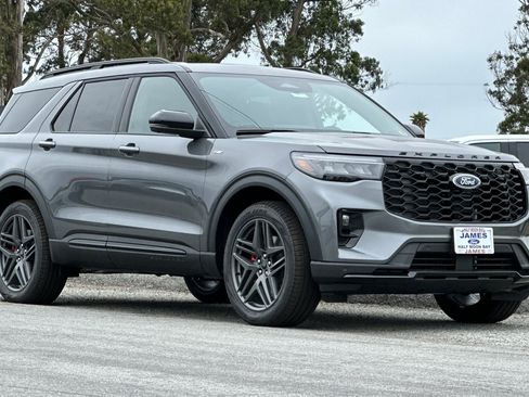 New 2026 Ford Explorer ST-Line w/ ST-Line Street Pack AWD/4WD image 7