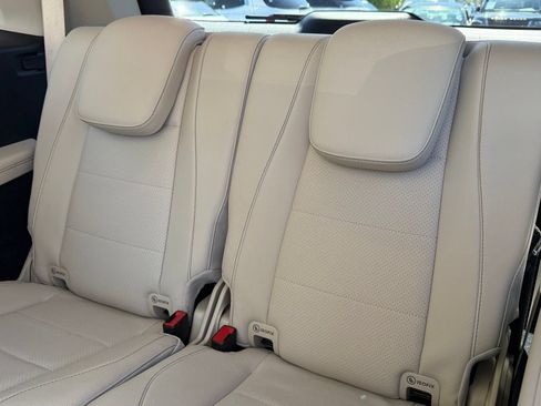 Used 2022 Mercedes-Benz GLS 450 4MATIC image 42