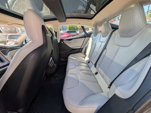 Used 2015 Tesla Model S 60 RWD image 17