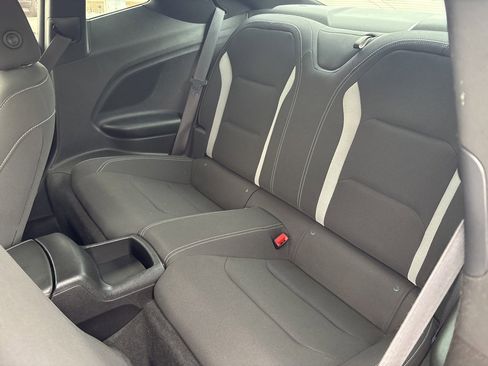 Used 2018 Chevrolet Camaro LT image 9