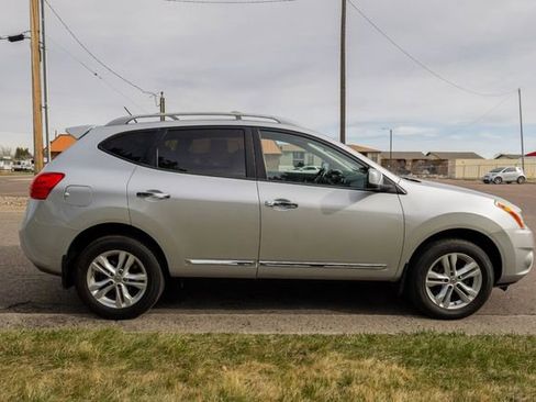 Used 2012 Nissan Rogue SV FWD image 4