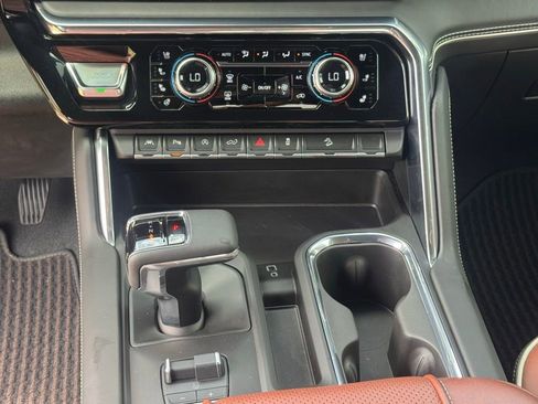 Used 2025 GMC Sierra 1500 Denali Ultimate AWD/4WD image 31