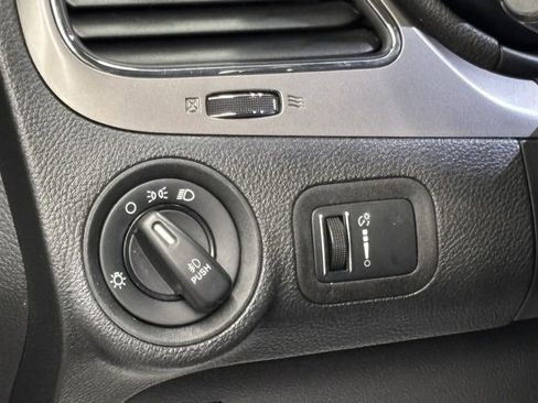 Used 2015 Dodge Journey Crossroad w/ Flexible Seating Group image 16