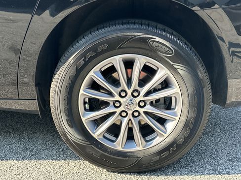 Used 2024 Buick Enclave Premium image 20