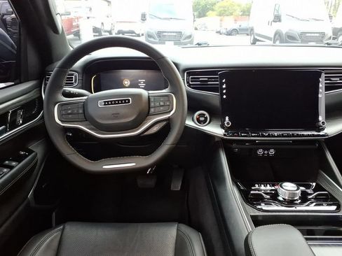 Used 2024 Jeep Wagoneer Series III w/ Premium Group I AWD/4WD image 16