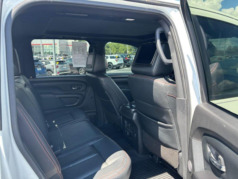 Used 2022 Nissan Titan PRO-4X w/ Pro-4x Convenience Package AWD/4WD image 10