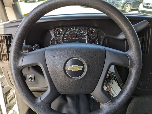 Used 2019 Chevrolet Express 2500 RWD image 38