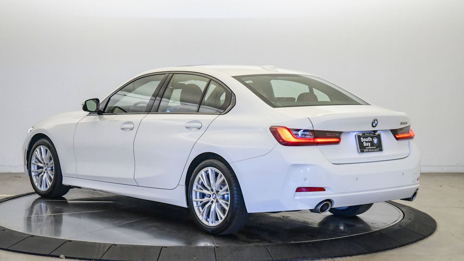 Used 2023 BMW 330i Sedan w/ Premium Package RWD image 2