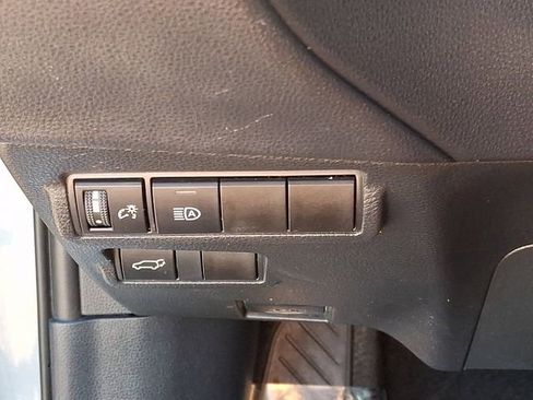 Certified 2024 Toyota Corolla Cross XLE w/ Convenience Package FWD image 27