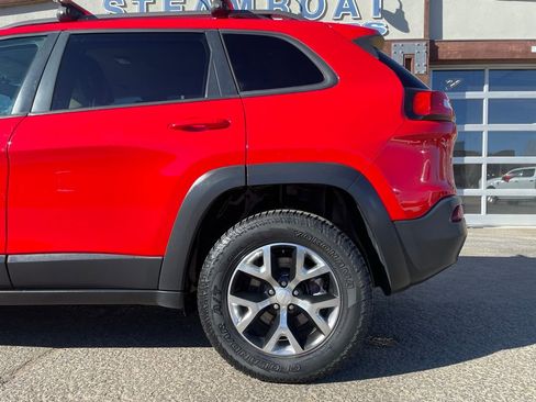 Used 2017 Jeep Cherokee Trailhawk w/ Cold Weather Group image 4