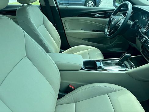 Used 2019 Buick Regal Essence w/ Sights and Sounds Package FWD image 9