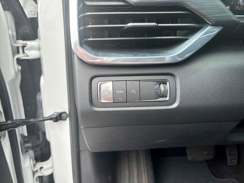 Used 2025 GMC Acadia Elevation FWD image 37
