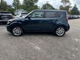 Used 2017 Kia Soul + image 5