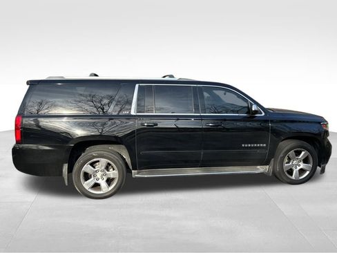 Used 2016 Chevrolet Suburban LTZ image 7