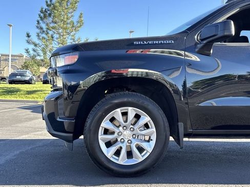 Used 2021 Chevrolet Silverado 1500 Custom AWD/4WD image 27