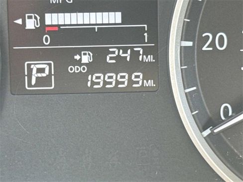 Certified 2024 Nissan Kicks S image 33