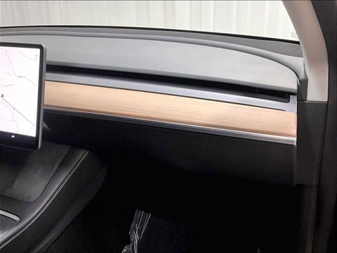 Used 2024 Tesla Model Y Long Range image 28