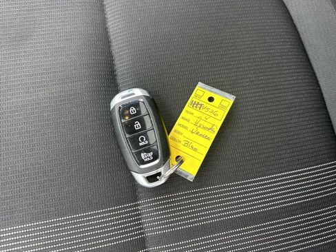 Used 2024 Hyundai Venue SEL image 31