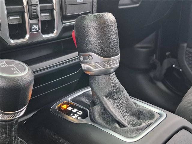 Used 2023 Jeep Gladiator Sport AWD/4WD image 12