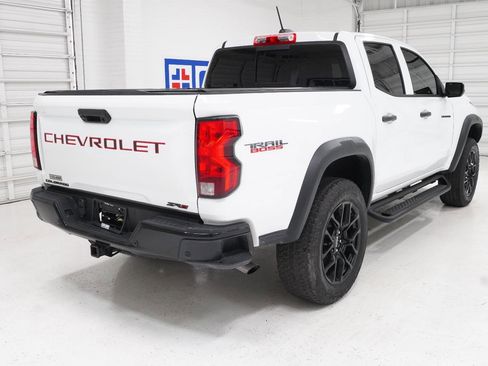 Used 2023 Chevrolet Colorado Trail Boss w/ LPO, Dark Essentials Package AWD/4WD image 5