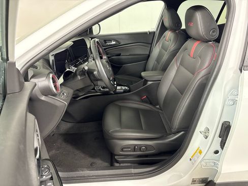 Used 2026 Chevrolet Trax RS w/ Driver Confidence Package FWD image 28