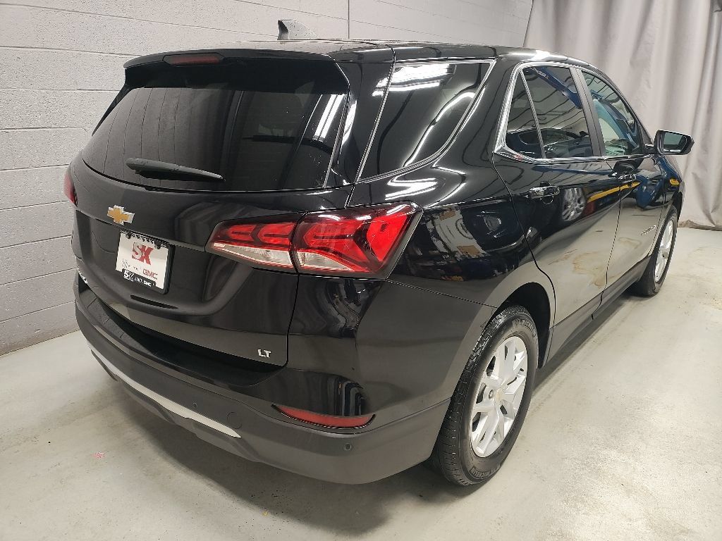 Used 2024 Chevrolet Equinox LT FWD image 2