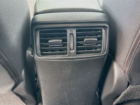 Used 2019 Nissan Rogue SV FWD image 27