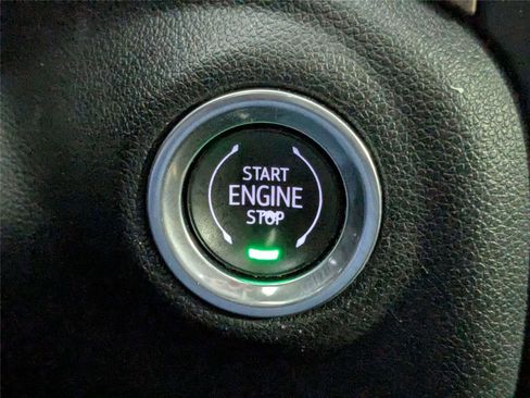 Used 2020 Chevrolet Silverado 1500 High Country w/ Technology Package image 28