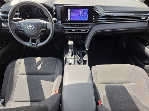 Used 2025 Toyota Camry LE FWD image 13