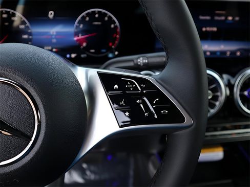 New 2026 Mercedes-Benz GLB 250 4MATIC image 36