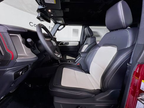 New 2026 Ford Bronco Outer Banks w/ Sasquatch Package AWD/4WD image 25