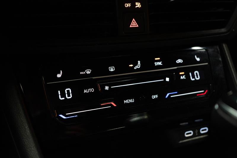 Used 2025 Volkswagen Jetta Sport FWD image 20
