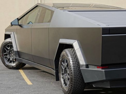 Used 2024 Tesla Cybertruck AWD Crew Cab image 14