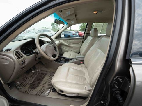 Used 2001 Oldsmobile Alero GLS FWD image 9