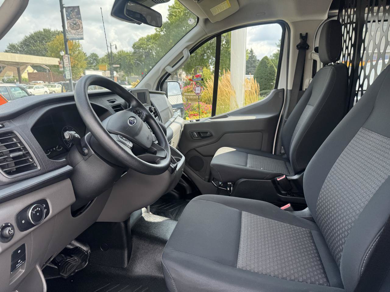 Used 2025 Ford Transit 250 Low Roof w/ Exterior Upgrade Package RWD image 16