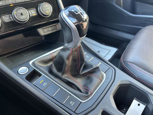 Used 2023 Volkswagen Jetta GLI Autobahn image 19