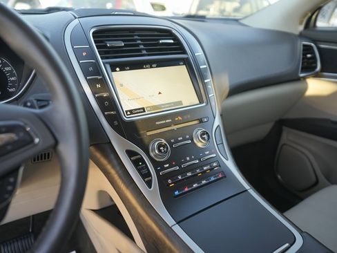 Used 2018 Lincoln MKX Reserve w/ Driver Assistance Package image 26