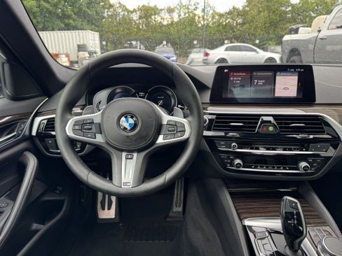 Used 2019 BMW 530i xDrive w/ M Sport Package AWD/4WD image 17