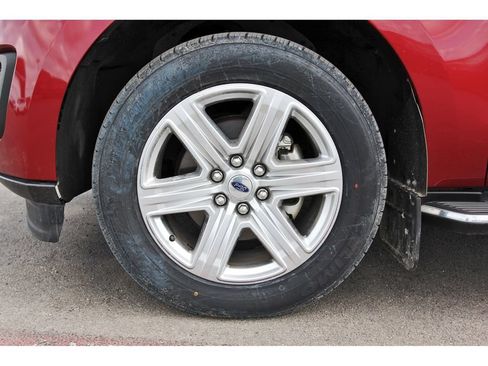 Used 2018 Ford Expedition XLT w/ Equipment Group 202A RWD image 35