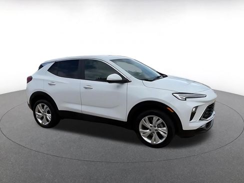 Used 2025 Buick Encore GX Preferred image 2