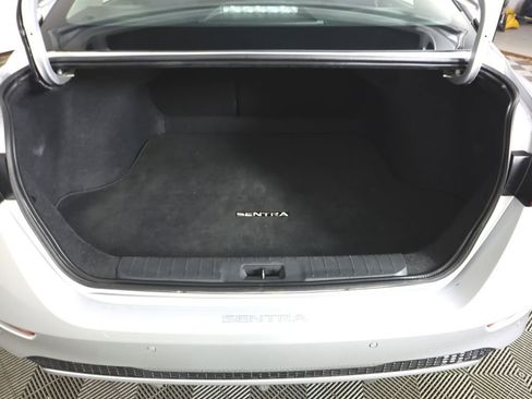 Certified 2022 Nissan Sentra S image 29