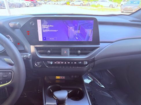 Used 2023 Lexus UX 250h F Sport image 25