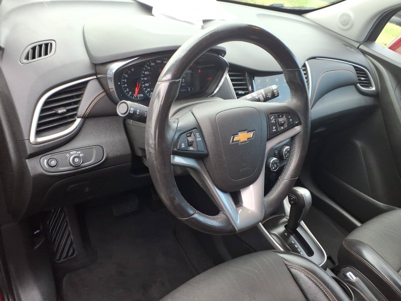 Used 2019 Chevrolet Trax LT w/ LT Convenience Package FWD image 8