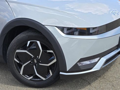 Certified 2024 Hyundai Ioniq 5 SEL RWD image 9