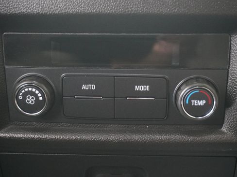 Used 2023 Chevrolet Traverse LT w/ LPO, Cargo Package AWD/4WD image 15