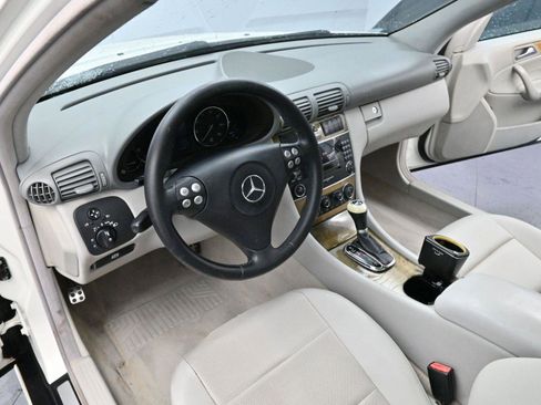 Used 2007 Mercedes-Benz C 230 Sedan image 24