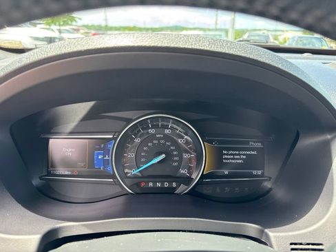 Used 2017 Ford Explorer XLT w/ Equipment Group 202A FWD image 16