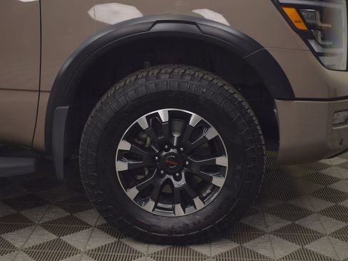 Used 2020 Nissan Titan PRO-4X w/ Pro-4x Convenience Package image 33